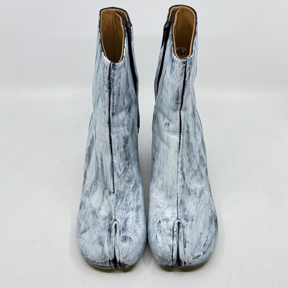 MAISON MARGIELA Painted White Tabi Boots - Picture 5 of 11